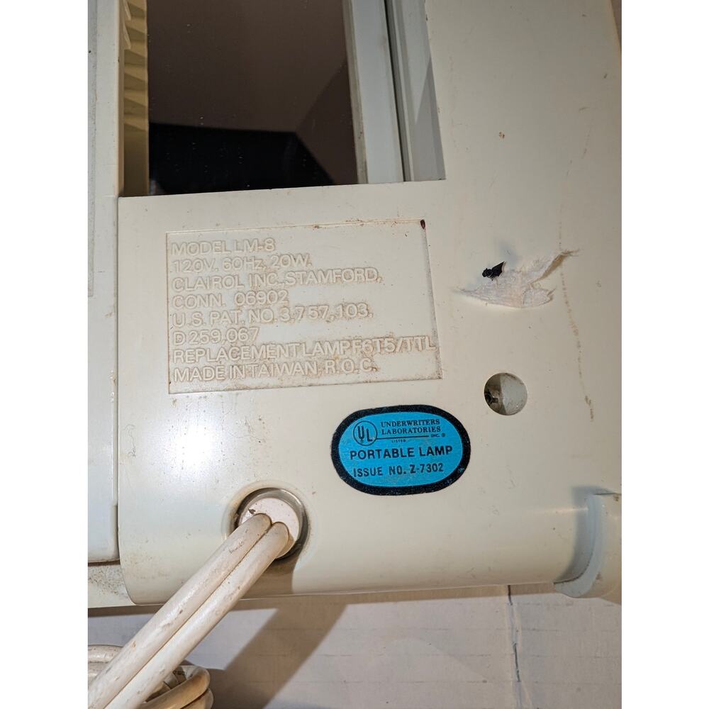 CLAIROL True to Light 3 Way Lighted Make Up Mirror w/2 Side Doors, Outlet LM-8 - Picture 11 of 11